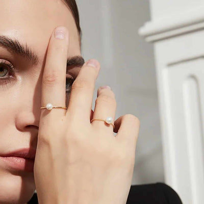 LUNA PEARL | ANILLO CON PERLA Y ELEGANCIA ATEMPORAL