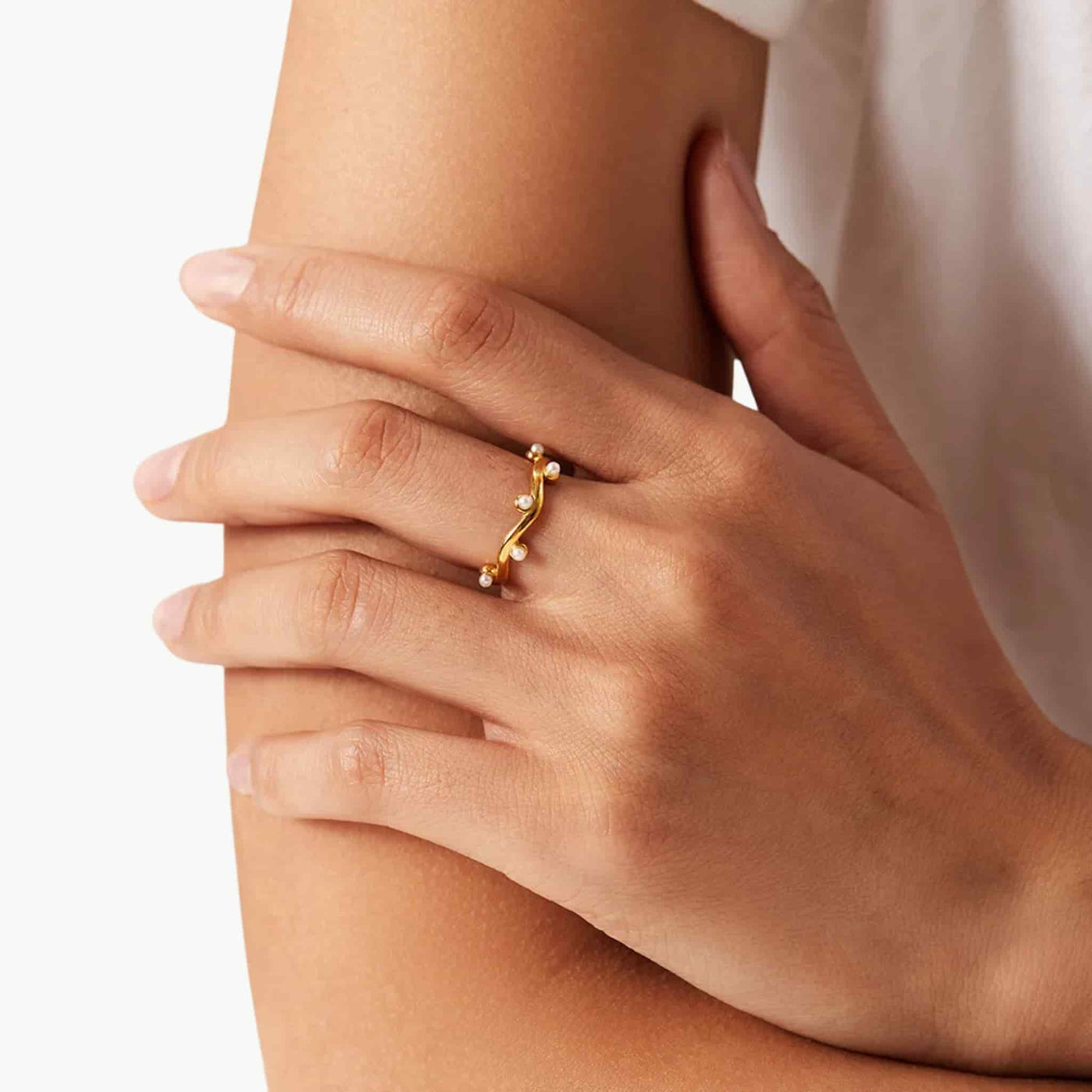 ASYM PEARL | ANILLO CON PERLAS Y LUZ INTERIOR