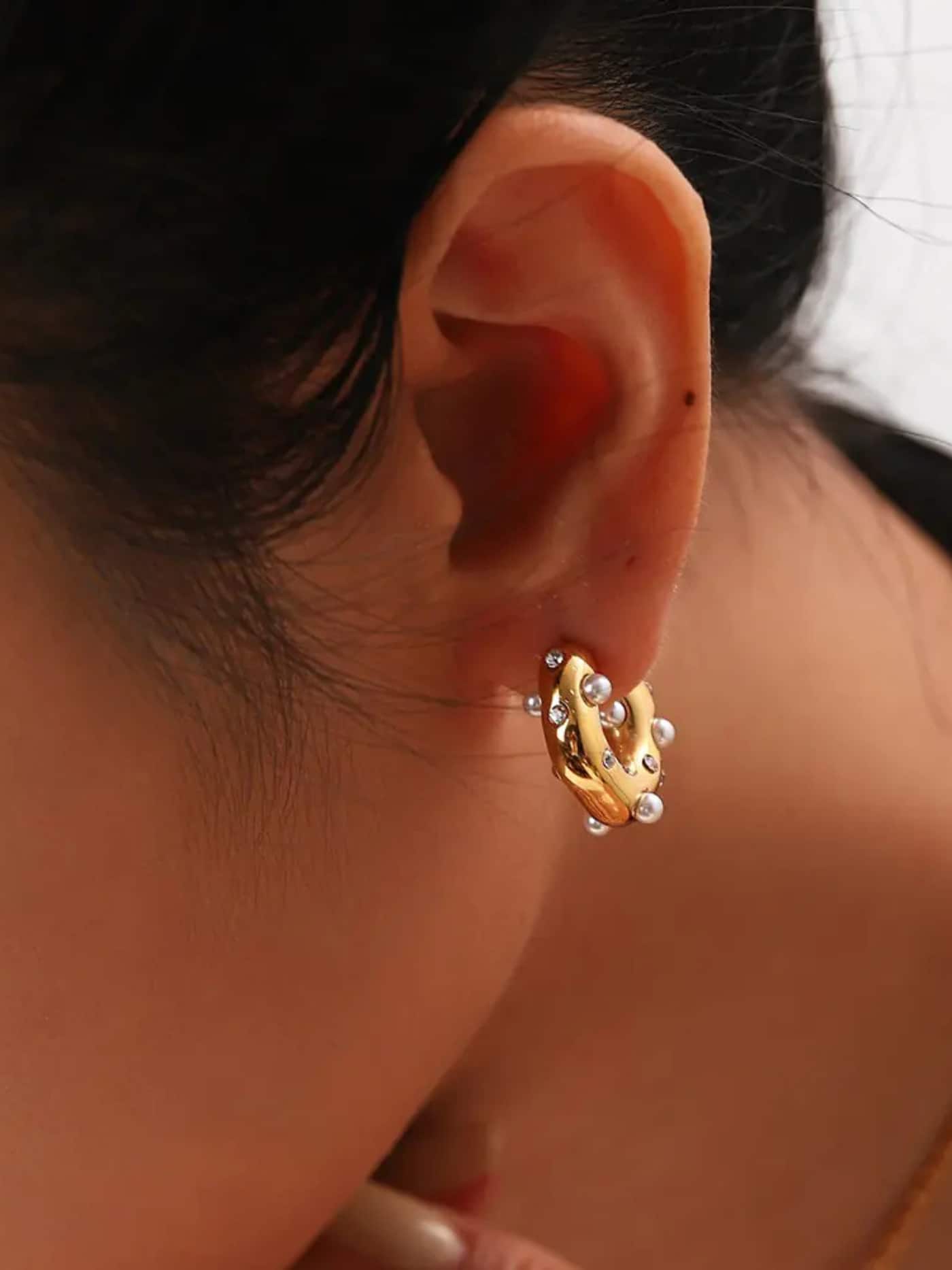 ÉTOILE PEARL | AROS CON PERLAS NATURALES Y BRILLO DE ZIRCONIA