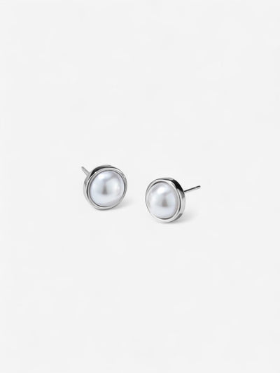 PEARL SHINE | PENDIENTES DE BOTÓN CON BRILLO NATURAL DE PERLA