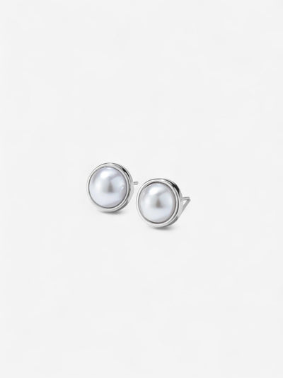 PEARL SHINE | PENDIENTES DE BOTÓN CON BRILLO NATURAL DE PERLA