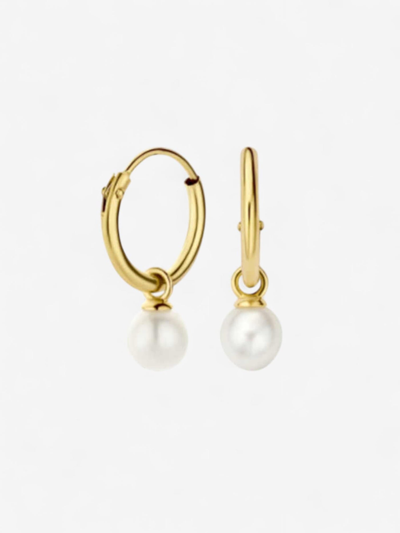 PEARL HOOPS | AROS DELICADOS CON FUERZA INTERIOR