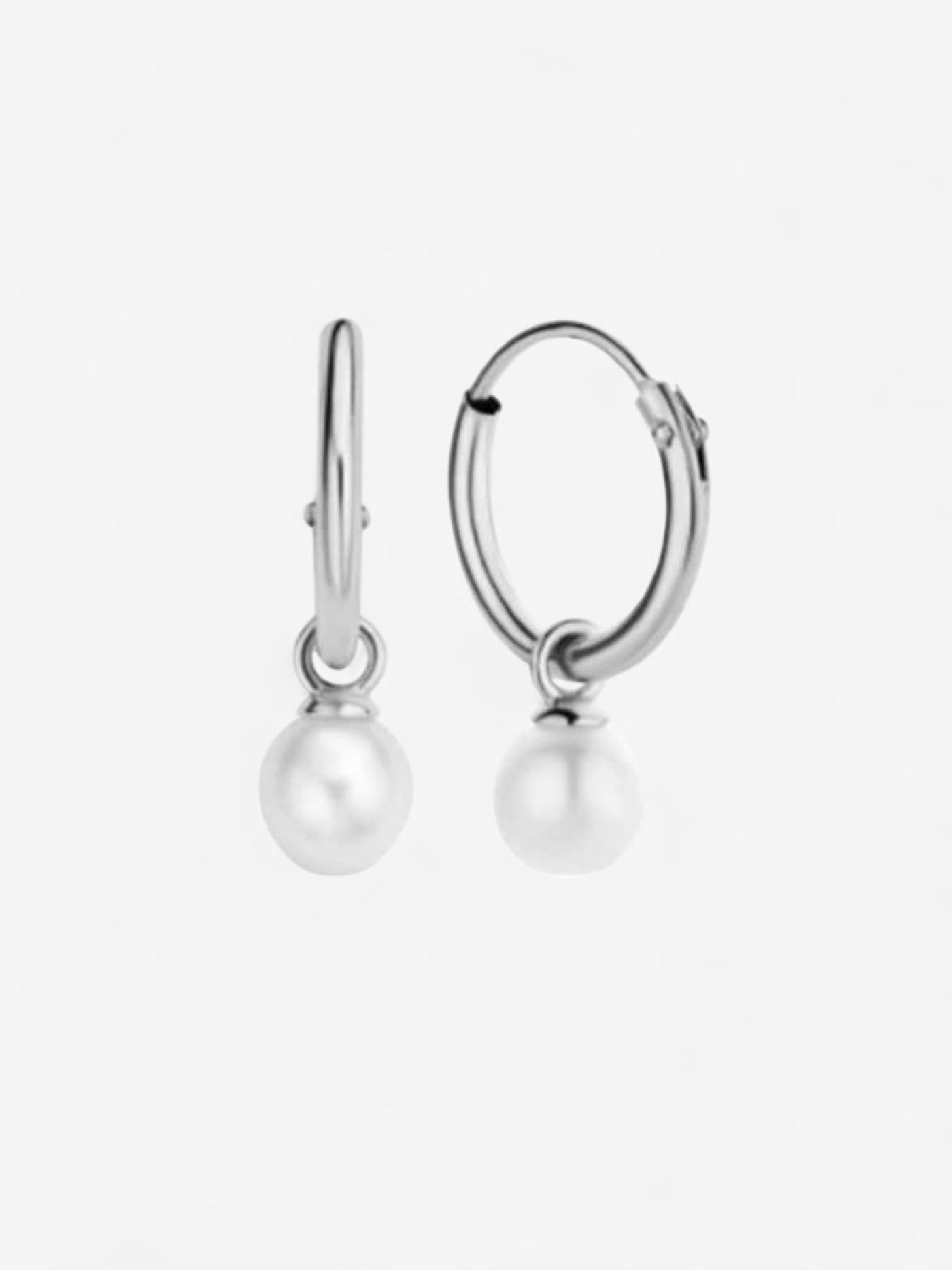 PEARL HOOPS | AROS DELICADOS CON FUERZA INTERIOR