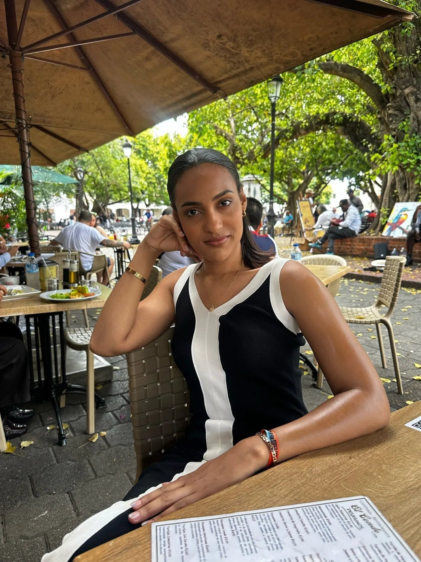 Gloria - Vestido Gloria con Cuello en V